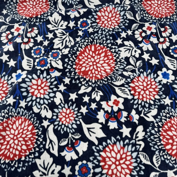 NWT Vera Bradley red and blue floral print bath towel - Picture 3 of 5